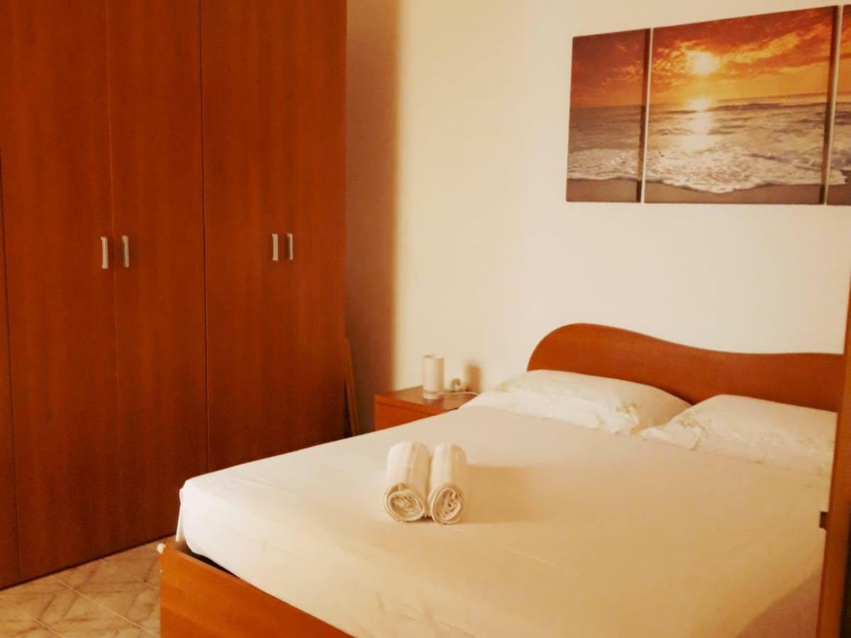 Casa Vacanze Sonia Torre Lapillo Buitenkant foto