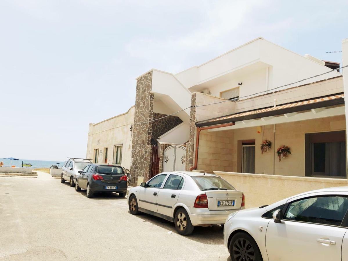 Casa Vacanze Sonia Torre Lapillo Buitenkant foto