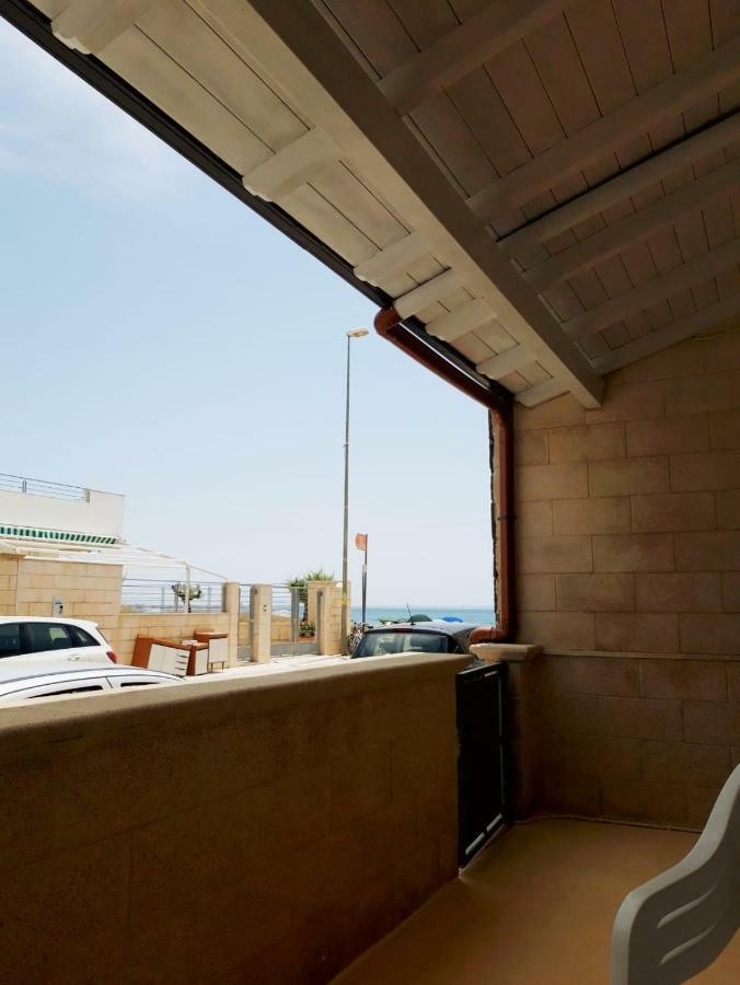 Casa Vacanze Sonia Torre Lapillo Buitenkant foto