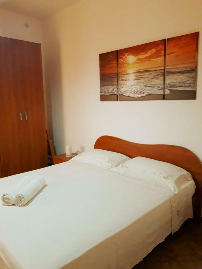 Casa Vacanze Sonia Torre Lapillo Buitenkant foto