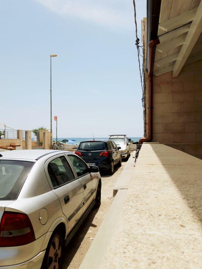 Casa Vacanze Sonia Torre Lapillo Buitenkant foto